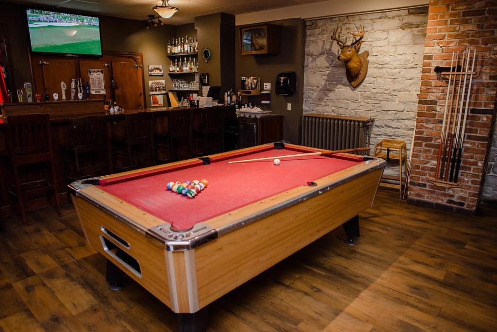 The Queen'S Inn Кингстон Экстерьер фото
